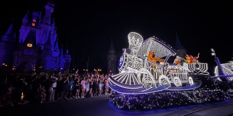 Travel with Carie - Disney Starlight Parade