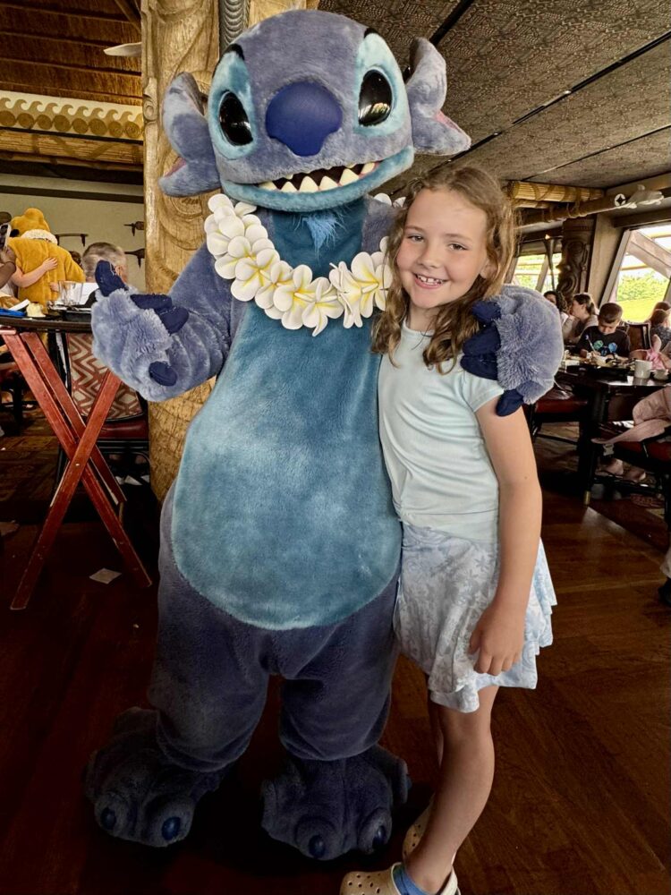 Travel with Carie - Meeting characters at Walt Disney World